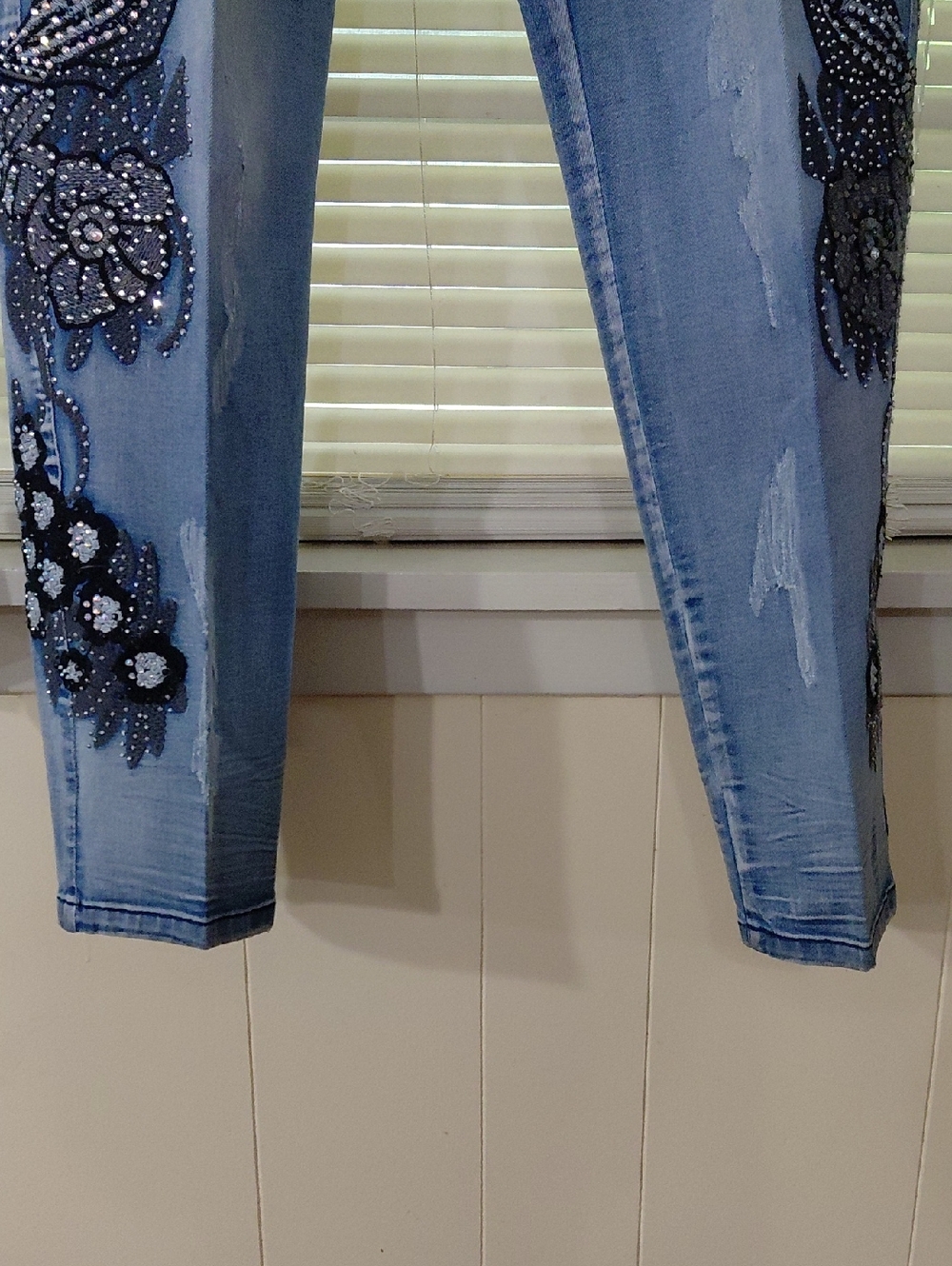 Embellished Light Blue Women's Jeans with Bird & Floral Appliqué Juliette 10 - Picture 3 of 5